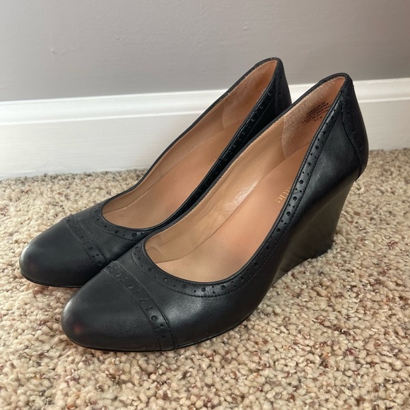 Kelly & Katie Black Rebecca Wedge Heels - Picture 1 of 4